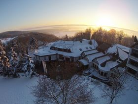 Weihnachten 2025  4 ÜF im Hotel Bellevue Spa & Resort Reiterhof Wirsberg | Oberfranken