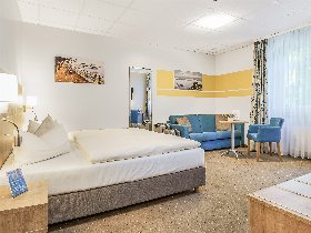 Sightseeing-Urlaub in Hamburg (3 Tage) mit Stadtrundfahrt im Doppeldeckerbus (hop-on hop-off)