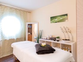 Thermen Kurztrip- 2 Tage mit Candle-Light-Dinner & Badewelt Sinsheim