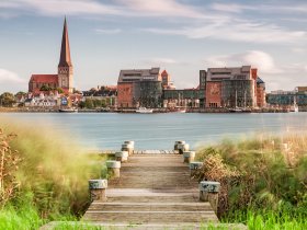 Maritime Auszeit inkl. Hafenrundfahrt nach Warnemünde