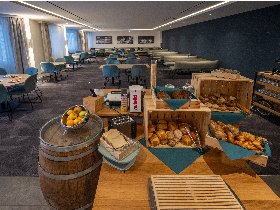 Shopping & Winetasting in Neumünster