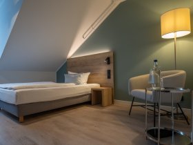 Shopping & Winetasting in Neumünster