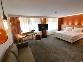 Stadt des Autos mit Porsche & Mercedes Benz Museum - 3 Tage