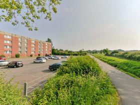 Sleep & Relax - 3 Tage Wellness-Auszeit mit Stil - Mercure und Carolus Thermen