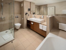 Silvesterknaller im Freizeit In inkl. Dinner Abend und Abendessen  - 3 Nächte / 4 Tage