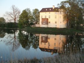 Nur die Liebe zählt (am Niederrhein)! Burgromantik in den historischen Mauern der Wasserburg