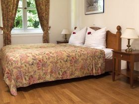 Nur die Liebe zählt (am Niederrhein)! Burgromantik in den historischen Mauern der Wasserburg