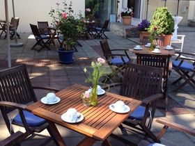 Nur die Liebe zählt (am Niederrhein)! Burgromantik in den historischen Mauern der Wasserburg