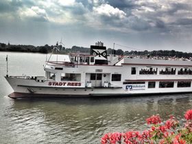 Nur die Liebe zählt (am Niederrhein)! Burgromantik in den historischen Mauern der Wasserburg