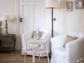 Kurzurlaub im Mecklenburger Schloss nahe Wismar zum Frühlingsstart -Schneeglöckchentage