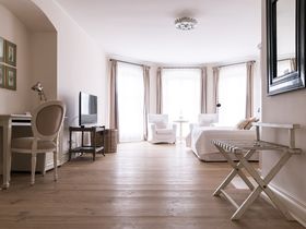 Kurzurlaub im Mecklenburger Schloss nahe Wismar zum Frühlingsstart -Schneeglöckchentage