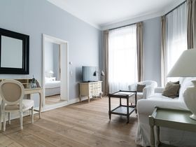 Kurzurlaub im Mecklenburger Schloss nahe Wismar zum Frühlingsstart -Schneeglöckchentage