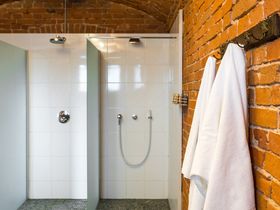 Kurzurlaub im Mecklenburger Schloss nahe Wismar zum Frühlingsstart -Schneeglöckchentage