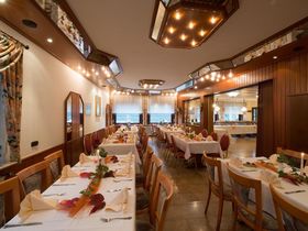 KRONE Silvesterpauschale inkl. Tanz & Livemusik uvm.