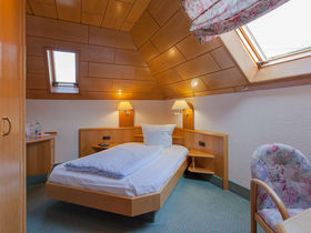 KRONE Silvesterpauschale inkl. Tanz & Livemusik uvm.