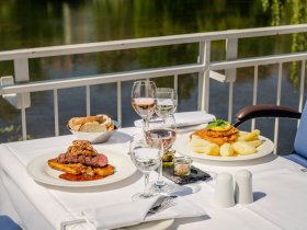 Bettgeflüster - 2 romantische Nächte in Berlin inkl. Candle-Light-Dinner