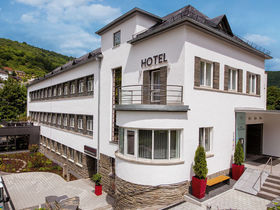 Wandern auf vier Pfoten am Rhein | 3 Tage inkl. Lunchpaket & Wein