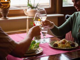 Romantische Verwöhntage für Zwei inkl. Candlelight-Dinner & Aromaöl-Rücken-Massage