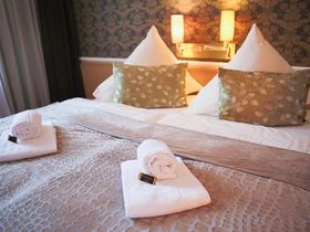 Romantische Verwöhntage für Zwei inkl. Candlelight-Dinner & Aromaöl-Rücken-Massage