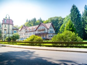 Mit Rucksack, Hut & Wanderstock in den Thüringer Wald