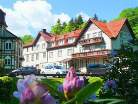Mit Rucksack, Hut & Wanderstock in den Thüringer Wald