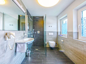 Wellnesspaket 4 Tage inkl. 2 x Eintritt Badeparadies, Palis Vital & Halbpension 