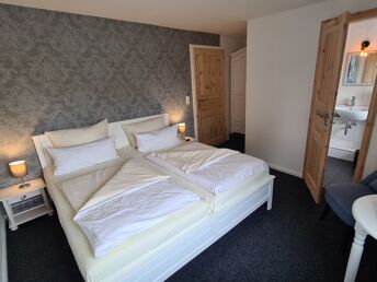 Bild 16 von 30