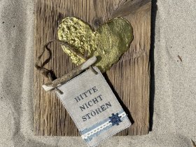 Herrchen & Frauchen mit ihrem Liebling am Ostseestrand - Hundearrangement