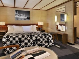 Kurzurlaub auf einem ehemaligen Kreuzfahrtschiff in Rotterdam