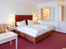 Ruhiger & komfortabler Thermenurlaub im Herzen von Bad Schallerbach inkl. Therme | 3 Nächte