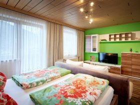 Familien-Auszeit am Badesee – 3 Nächte voller Sommerfreude