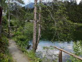 Familien-Auszeit am Badesee – 3 Nächte voller Sommerfreude