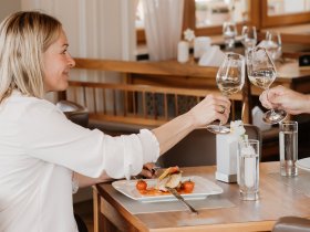 Hundeglück im Eisenberg 3 Tage 2 Nächte, Halbpension, Nachmittagssnack, Hundefreundlich 