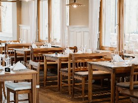 Hundeglück im Eisenberg 3 Tage 2 Nächte, Halbpension, Nachmittagssnack, Hundefreundlich 