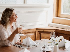 Hundeglück im Eisenberg 3 Tage 2 Nächte, Halbpension, Nachmittagssnack, Hundefreundlich 