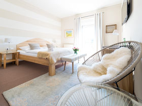 Hundeglück im Eisenberg 3 Tage 2 Nächte, Halbpension, Nachmittagssnack, Hundefreundlich 