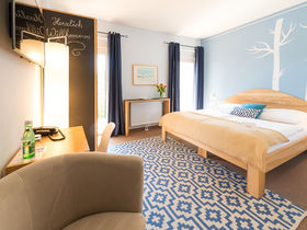 Hundeglück im Eisenberg 3 Tage 2 Nächte, Halbpension, Nachmittagssnack, Hundefreundlich 