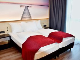 Shoppen im Designer Outlet Parndorf | 2 Nächte im Hotel direkt beim Outlet Center