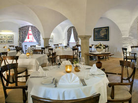 Komfort & Luxus im architektonischen Meisterwerk | 2 Tage Kurzurlaub inkl. Thermeneintritt