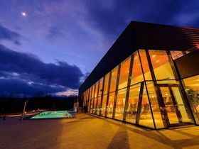 Glücklich erfüllt |  3 Tage Kurzurlaub in der Therme Aqualux inkl. Therme & Vitadome