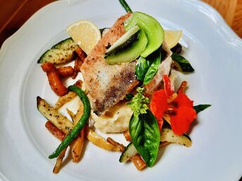 Auszeit #kurzmalraus inkl. g'schmackiges Slow Kitchen® Abendmenü | 3 Nächte | Saison III (Sommer)