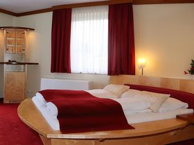 Herbstzeit ist Wander, Spazier und Reitzeit auf 1000 Meter mit herrlicher Aussicht