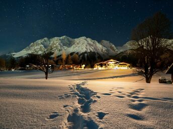 Romantischer Winterzauber mit 4 Pfoten im 4* Hotel Almfrieden