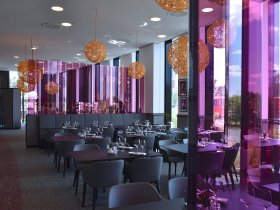 Airport Plaza Erlebnis – Übernachtung, Dinner & Drink