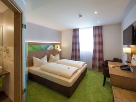 Einkaufsbummel - Ingolstadt Village erleben