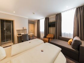 Einkaufsbummel - Ingolstadt Village erleben