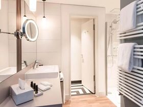 2 Tage THE LIBERTY Hotel Bremerhaven & das Klimahaus erleben