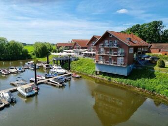  Hotel BOOTSHAUS - Einfach ans Wasser... 2 Tage direkt am Weserradweg in Achim bei Bremen