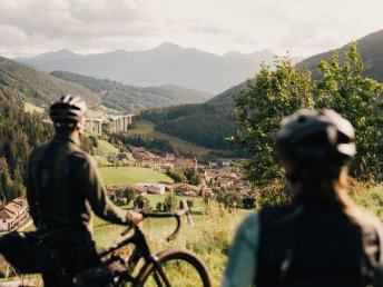 5=4 Aktion: Herbstzeit ist Wanderzeit – Mit Guide & Stöcken durch Südtirol| 5 Nächte