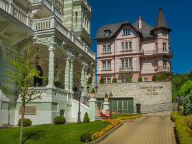 Erholungstage mit Frühstück im Savoy Westend Hotel / 2 Tage 